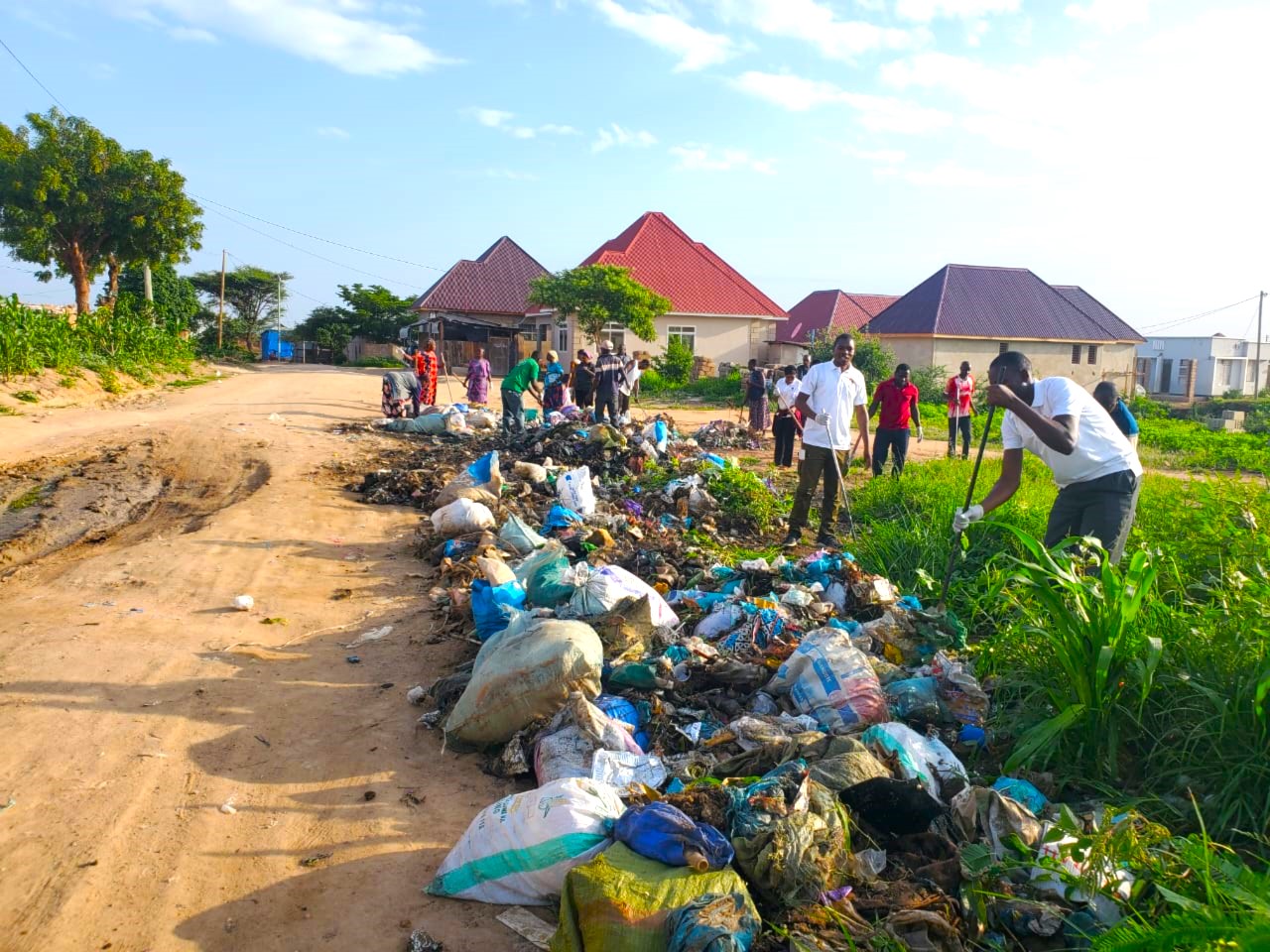 Zoezi la usafi na kuondoa madampo